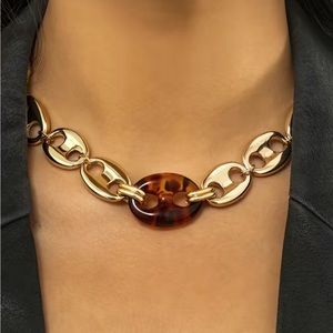 Make a Statement with This Punk Style Acrylic Clavicle Necklace.